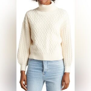Elie Tahari Cable Stich turtleneck Textured off white Sweater size L